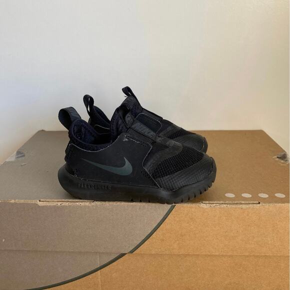 Nike Flexrunner Triple Black Toddler Sneakers - SZ 5 C - Picture 3 of 8